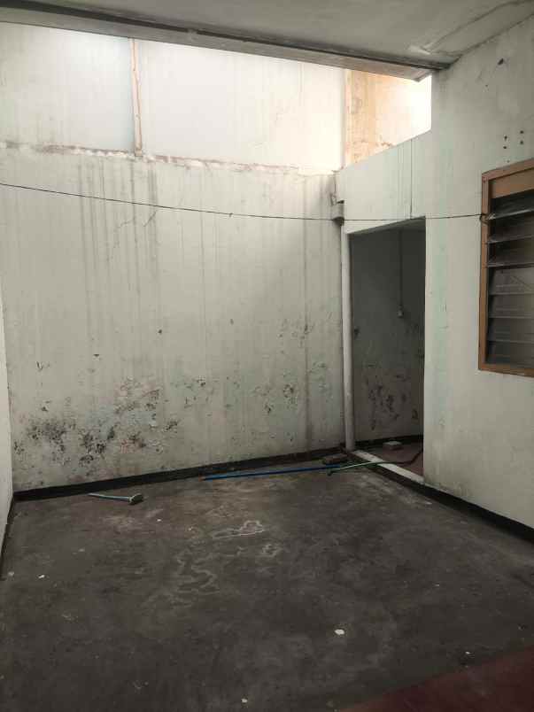 dijual rumah kutisari