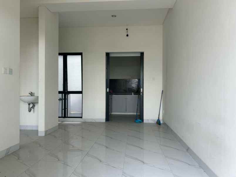 dijual rumah lavon swan city tangerang