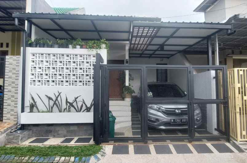 dijual rumah lokasi oma view kota malang