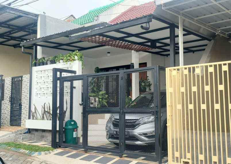 dijual rumah lokasi oma view kota malang