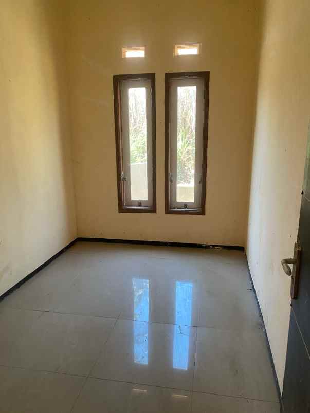 dijual rumah lokasi pakisaji malang