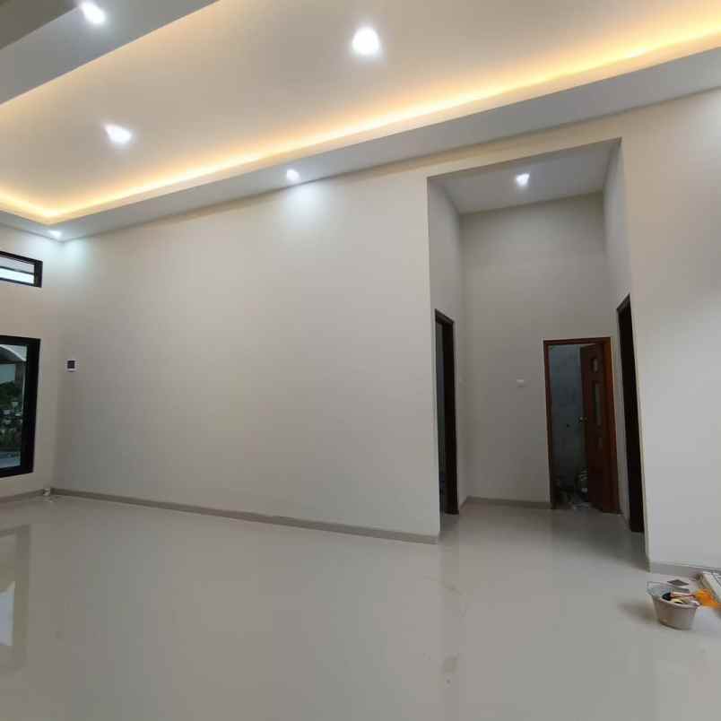 dijual rumah maguwoharjo