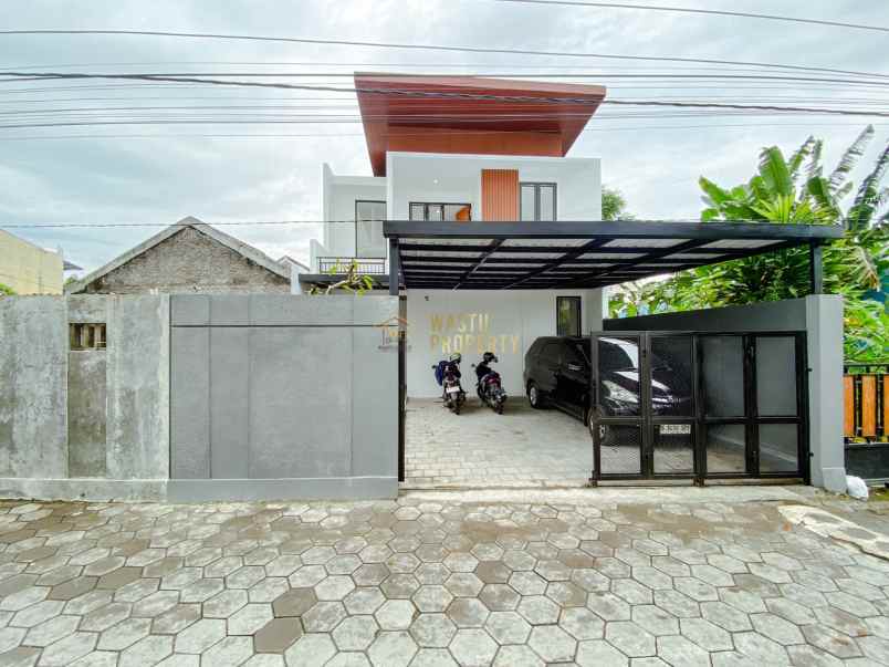 dijual rumah maguwoharjo depok sleman