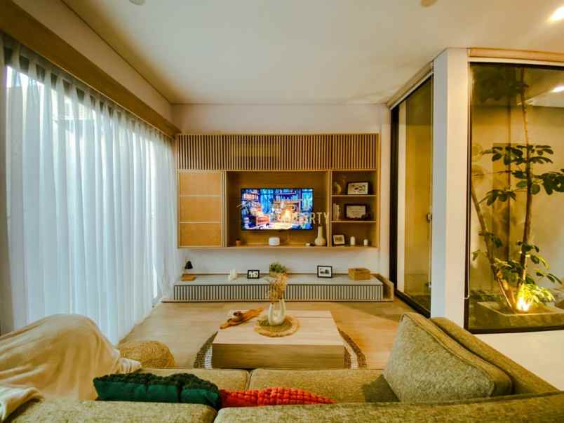 dijual rumah maguwoharjo depok sleman