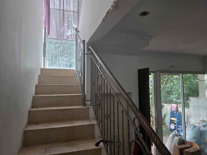 dijual rumah mahogany residence