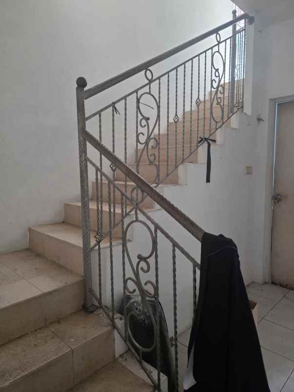 dijual rumah mahogany residence