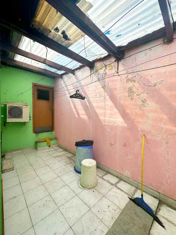 dijual rumah malaka