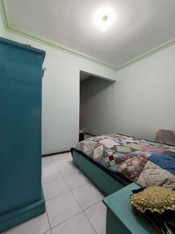 dijual rumah manyar kartika