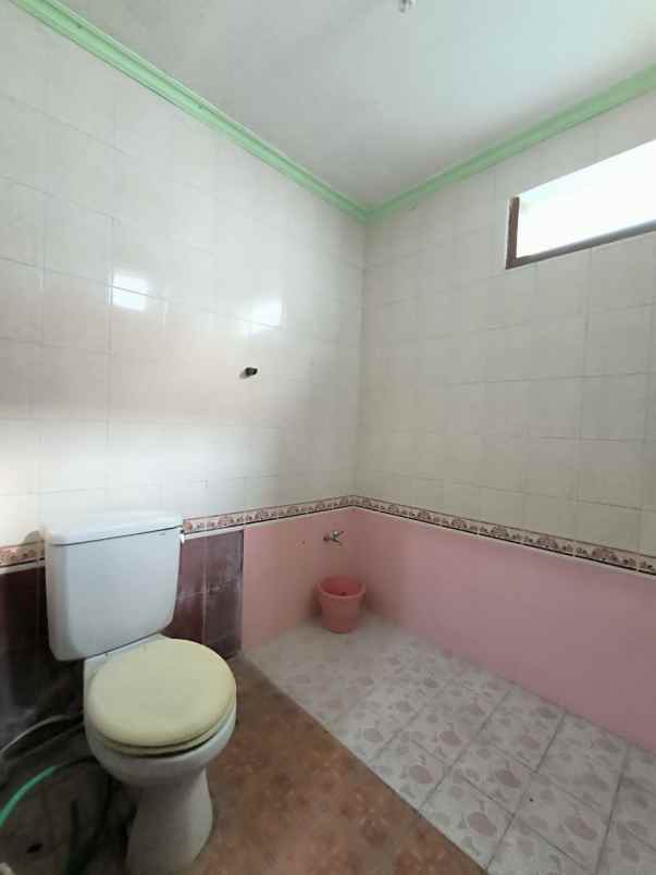 dijual rumah manyar kartika