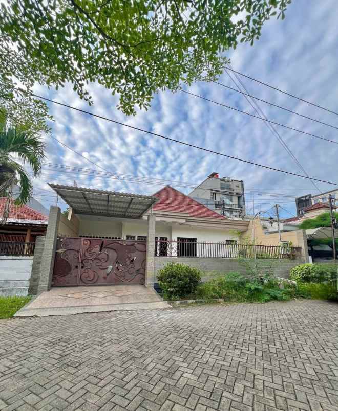 dijual rumah manyar kertoarjo