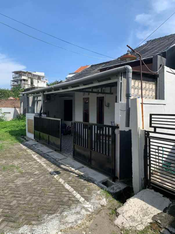 dijual rumah manyaran