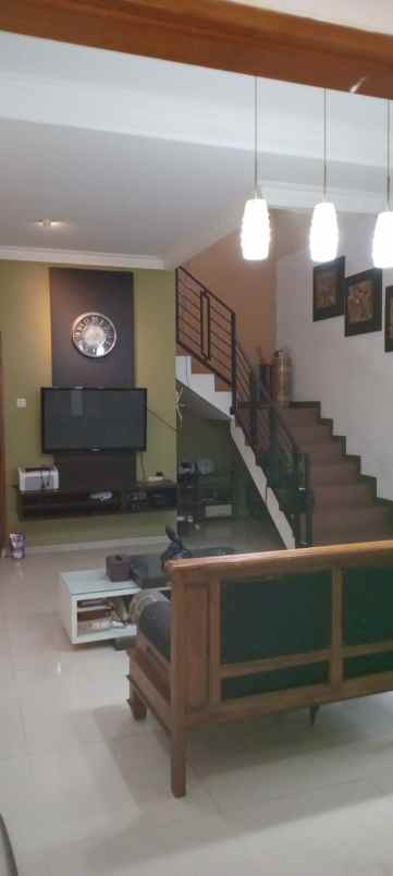 dijual rumah margahayu raya