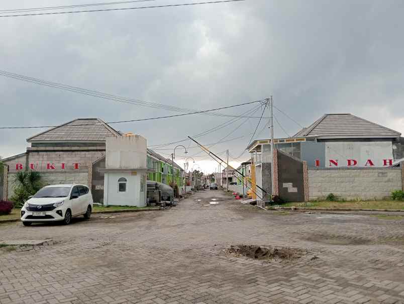 dijual rumah menganti