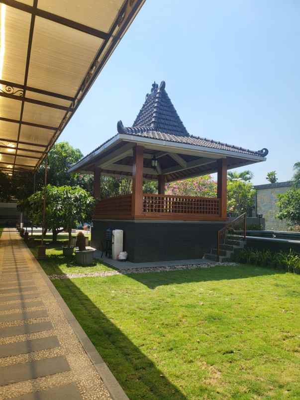 dijual rumah mewah kost aktif