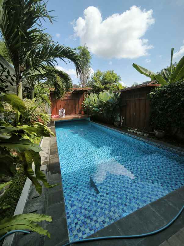 dijual rumah mewah kost aktif