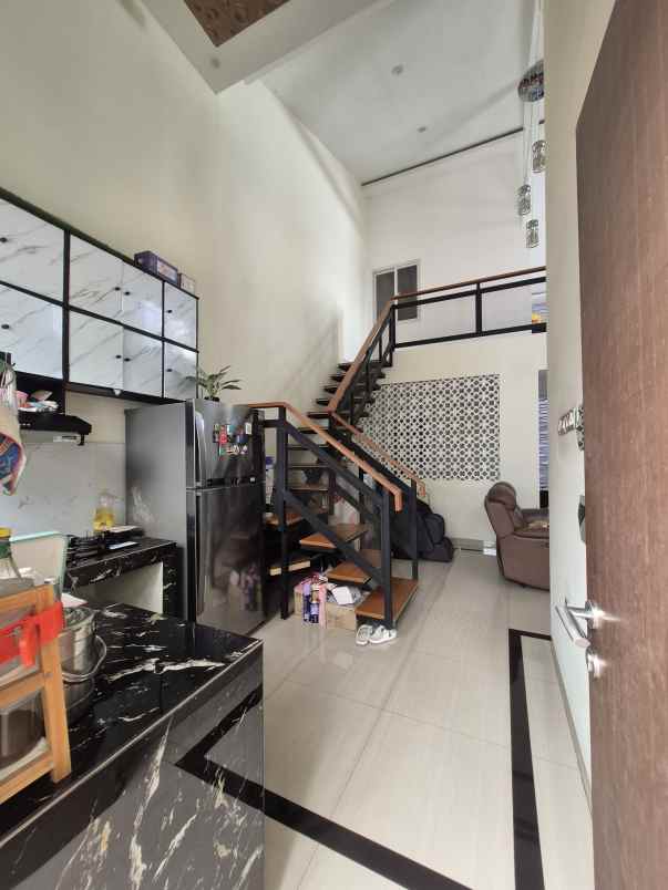 dijual rumah minimalis simpang darmo permai selatan