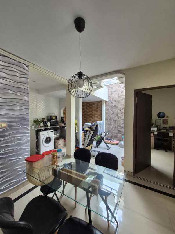 dijual rumah minimalis simpang darmo permai selatan