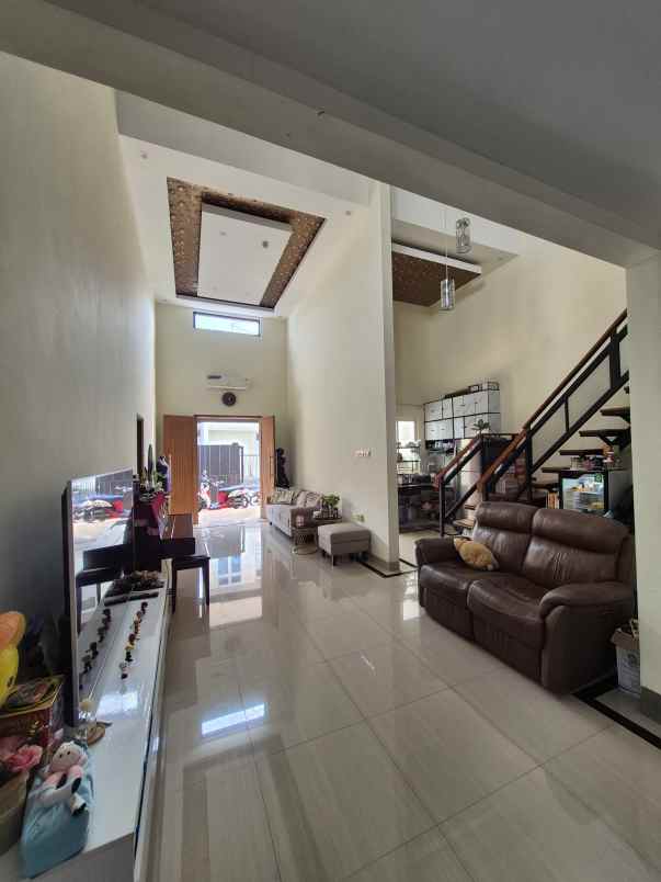 dijual rumah minimalis simpang darmo permai selatan