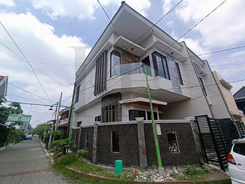 dijual rumah mulyosari tengah surabaya
