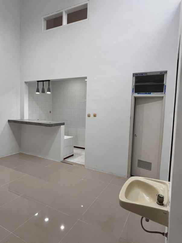 dijual rumah nginden intan