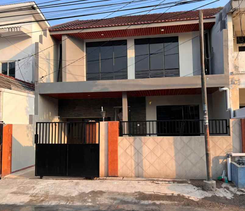 dijual rumah nginden intan