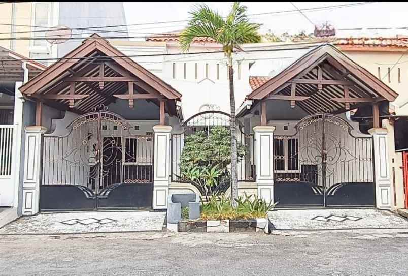 dijual rumah nginden intan barat