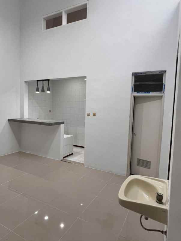 dijual rumah nginden intan timur