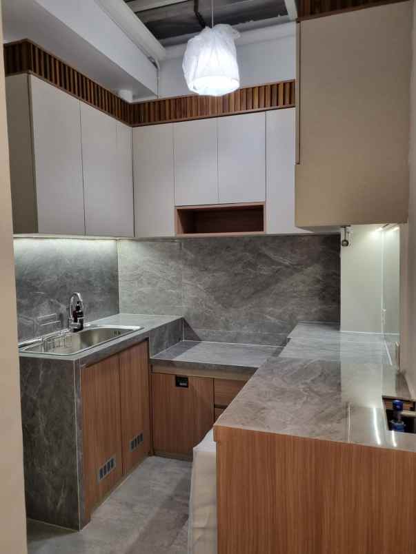 dijual rumah nirwana eksekutif