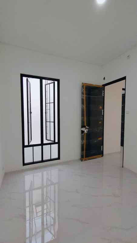 dijual rumah nusaloka bsd city