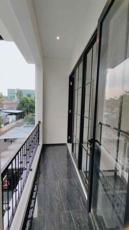 dijual rumah nusaloka bsd city