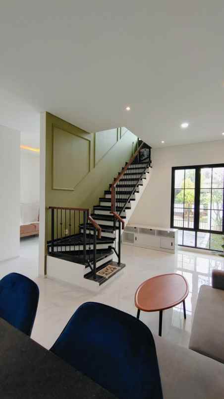 dijual rumah nusaloka bsd city