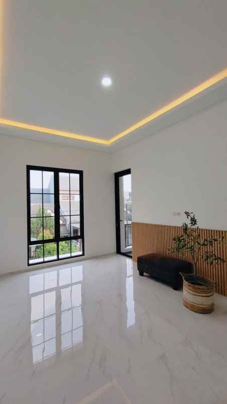 dijual rumah nusaloka bsd city