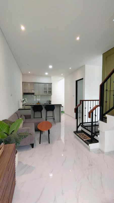 dijual rumah nusaloka bsd city