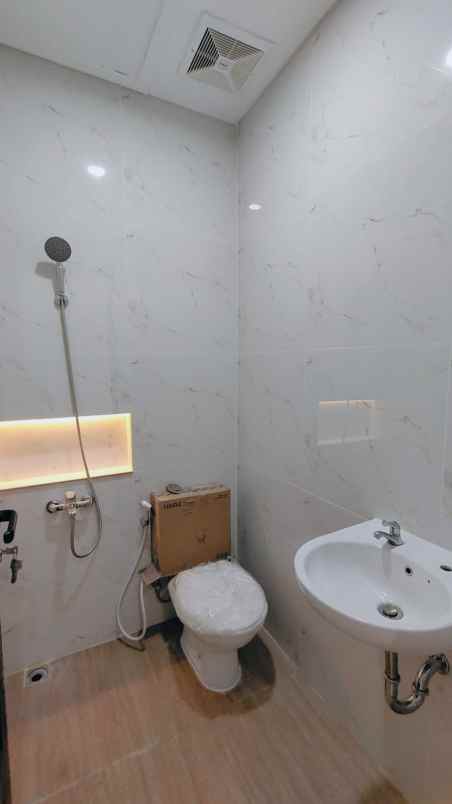 dijual rumah nusaloka bsd city