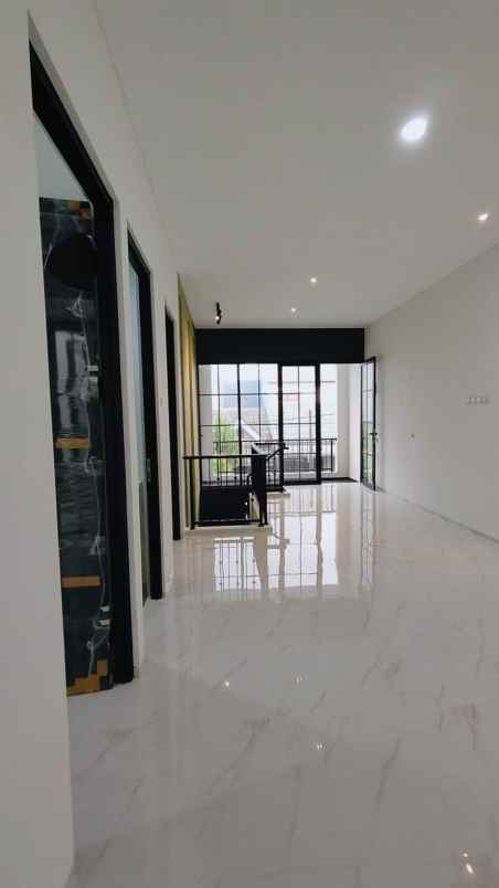 dijual rumah nusaloka bsd city