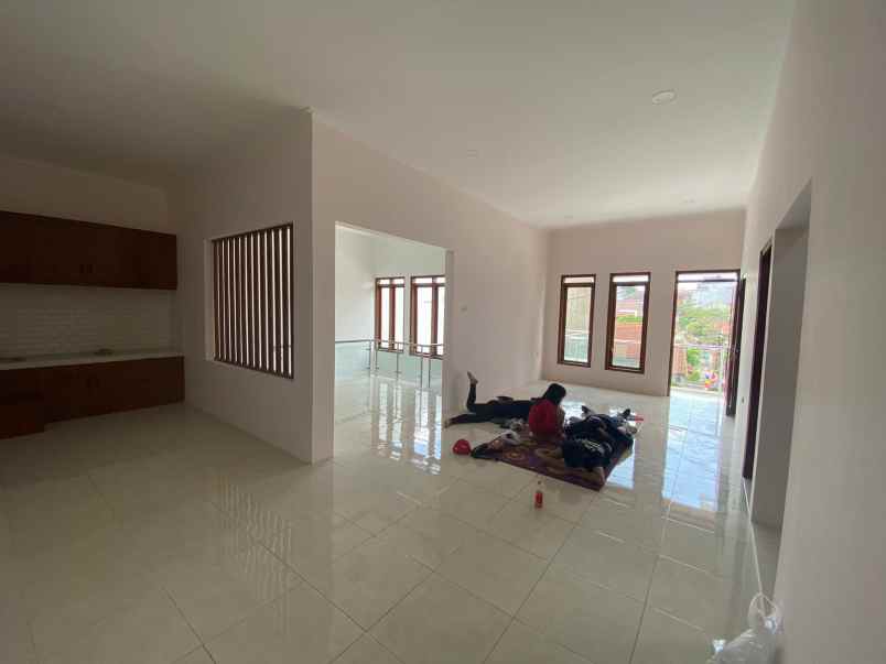 dijual rumah padasuka bumi asri