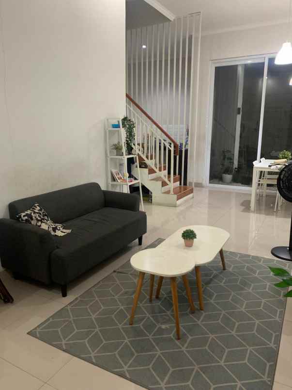 dijual rumah pancoran mas depok