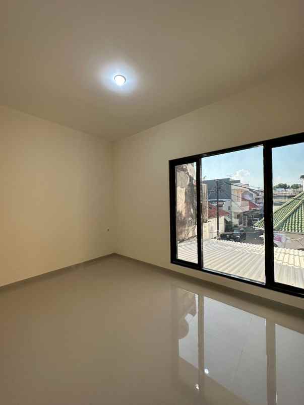 dijual rumah pasar kapasan