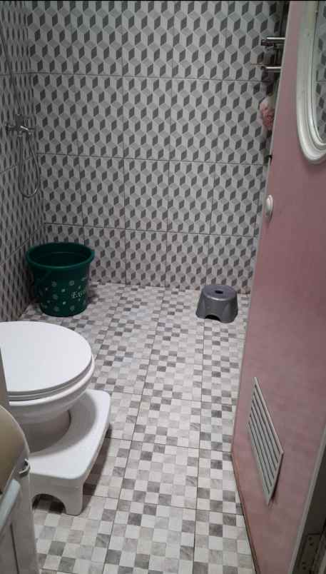 dijual rumah pengasinsn sawangan depok