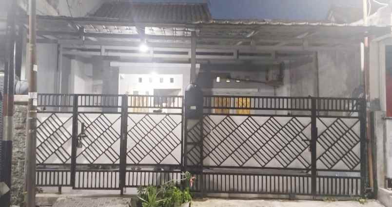 dijual rumah perumahan graha taman