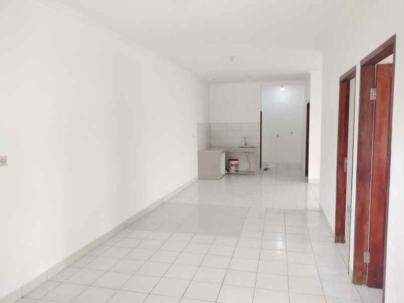dijual rumah perumahan mega regency jl