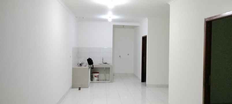 dijual rumah perumahan mega regency jl