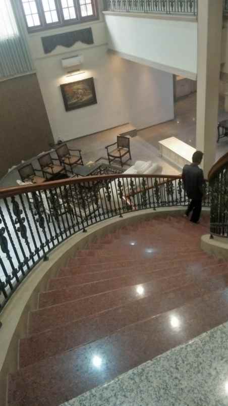 dijual rumah perumahan nginden intan