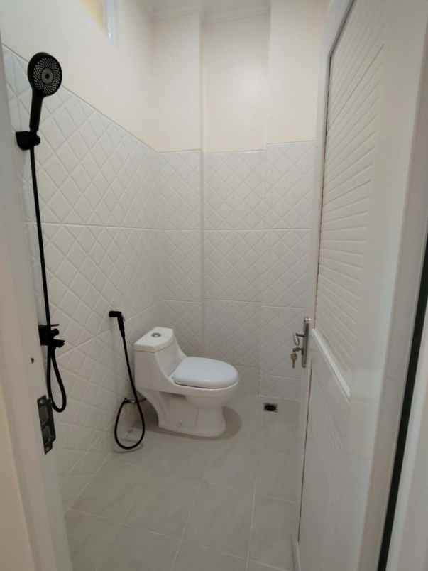 dijual rumah perumnas beji