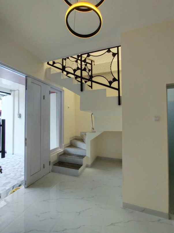 dijual rumah perumnas beji