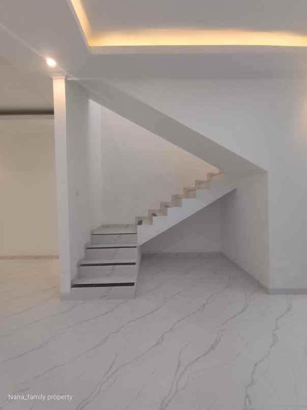 dijual rumah pondok betung bintaro sektor 4