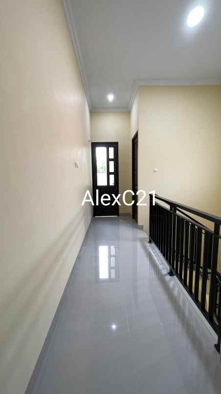 dijual rumah pondok kacang barat