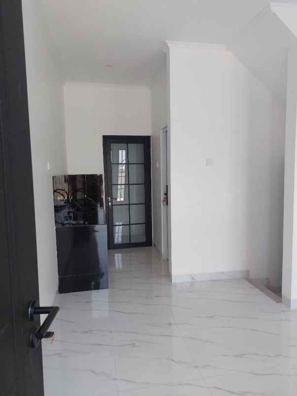 dijual rumah pondok terong