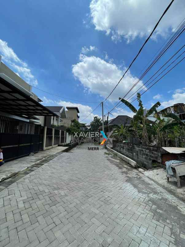 dijual rumah prada permai