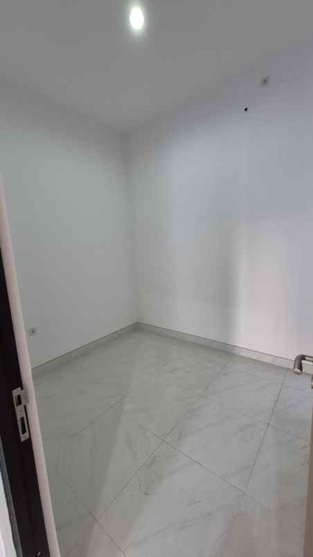 dijual rumah prapen indah